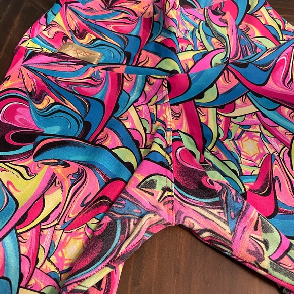 Kast. Athleisure Capri Leggings. Multi color. Small. - Picture 4 of 5